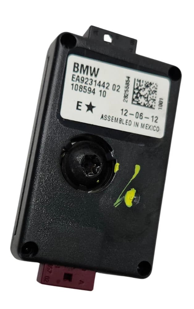 BMW 3 Series F30 Rear Left Radio Antenna Signal Amplifier EA9231442 OEM - Image 1